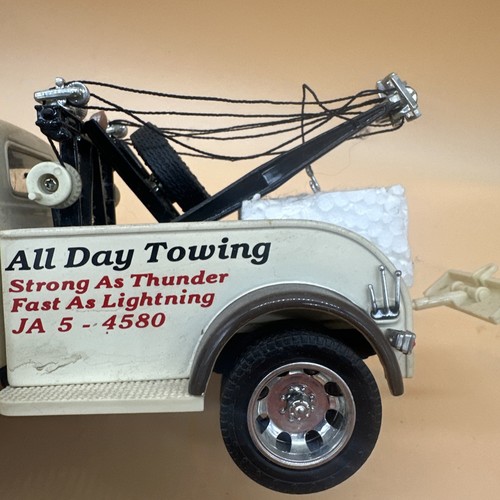 Jada 1:24 1953 Chevy 3100 THUNDER TOWING Wrecker Truck diecast White and Brown - Picture 8 of 15