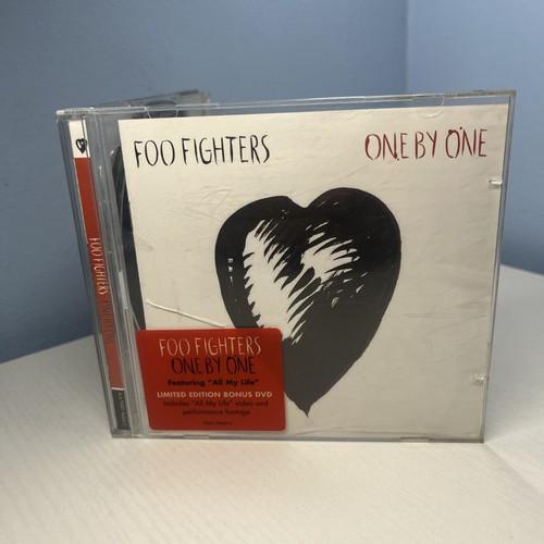 Foo Fighters / One By One [Limitierte Edition CD & DVD] - Bild 1 von 5