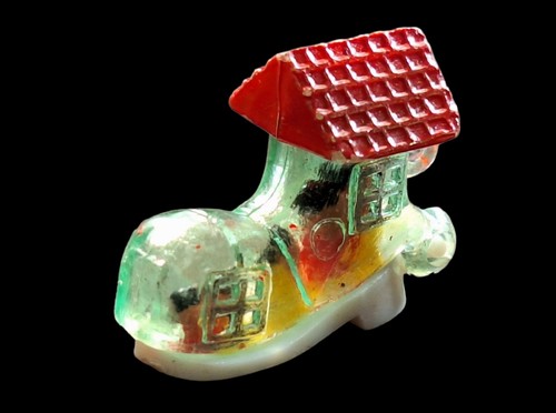 Vintage "Old Woman Who Lived in a Shoe" Cracker Jack Miniature Charm Red & Green - Picture 8 of 11