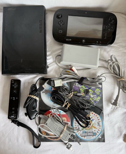 Wii U 32GB Konsole Bundle - GamePad mit 7 Spielen Wii Controller & Nunchuk