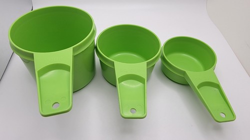 Set Of 3 Vintage Tupperware Apple Green Nesting Measuring Cups 1/4, 1/2, & 1 Cup - 第 3/10 張圖片