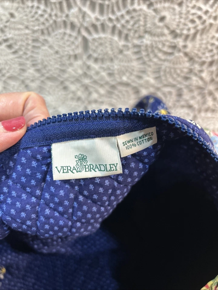 Женская спортивная сумка Vera Bradley из синего хлопка с цветочным узором на молнии - Изображение 4 из 4