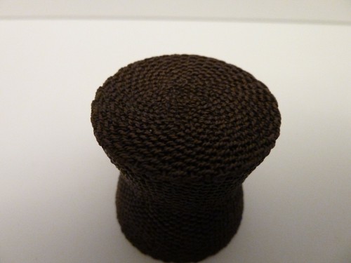 Dolls House Wicker Table Brown Resin Garden Lounge Miniature 1:12th Scale - Picture 2 of 5
