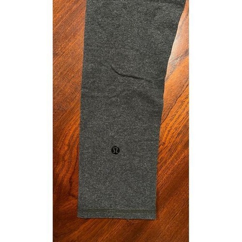 Lululemon women's gray capri leggings size 4 - Picture 5 of 6
