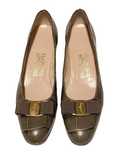 Salvatore Ferragamo Vara Pump Croc Embossed Olive Bow Women Shoes Sz 9 2A Italy - Picture 2 of 23