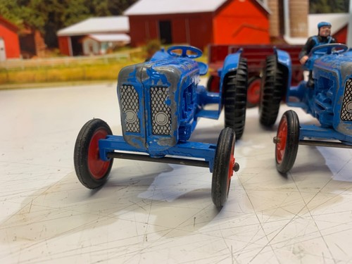 FORDSON.MAJOR.DEXTER.TRAKTOREN. x3. & 4 RAD DREHSCHEIBENANHÄNGER. CRESCENT TOYS. - Bild 10 von 21