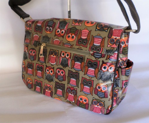 Oilcloth Owl Design Satchel Shoulder Bag in Sage Green 32 x 20cm - Picture 5 of 7