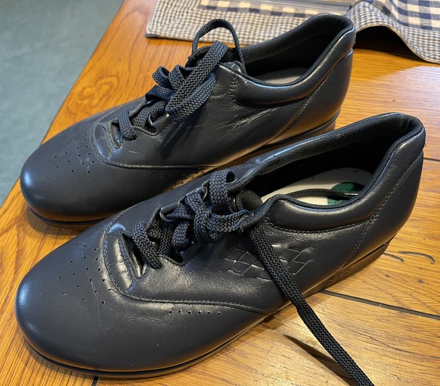 triple wide shoes for women