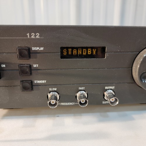 Lightwave Electronics 122-1064-300-F Alimentatore larghezza di linea stretta basato su laser NPRO - Foto 5 di 10