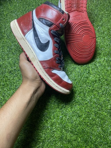 Size 9 - Jordan 1 High Chicago 1985 - Picture 10 of 12