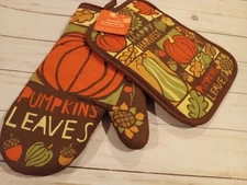 Fall Potholder Set Autumn Oven Mitt Potholder Gift Set Pumpkins Leaves