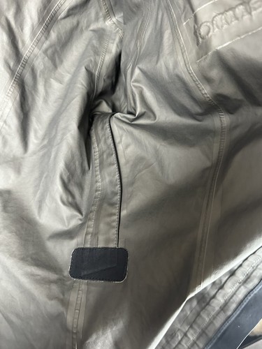 Marmot Essential Lightweight Waterproof Black Rain Jacket GORE-TEX Womens XS EUC - Picture 7 of 12
