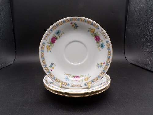 Three Vintage Liling Fine China Saucer "Yung Shen" Delicate Floral Gold Trim C25 - Picture 6 of 7
