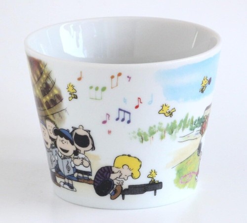 Peanuts Snoopy porcelain world design large mug cup 340ml Vienna - Picture 3 of 5