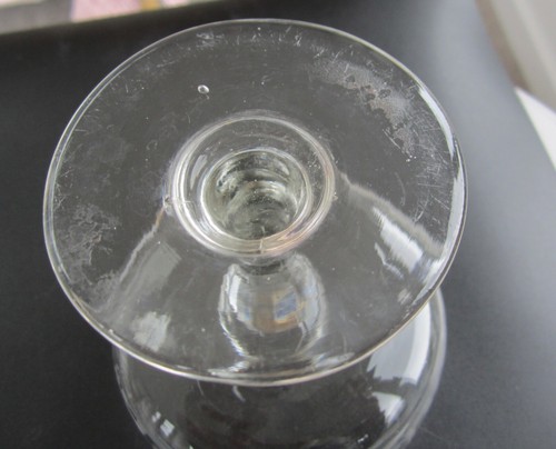 Antique glass Coupe or dish on stand for bonbons sweets Etched design - Picture 5 of 9