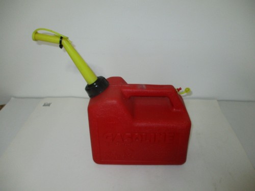 PRE BAN Chilton 1.5 GALLON VENTED GAS CAN FUEL JUG OLD SCHOOL 1 1/2 CHILTON - Picture 3 of 8