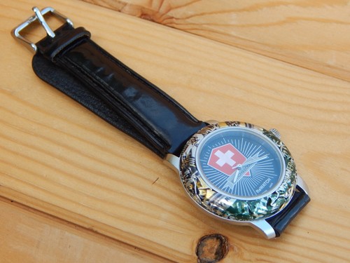 90er Swiss ReWatch aus recycelter Dose Armbanduhr im Etui Herren - Bild 9 von 9