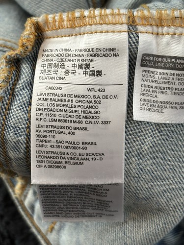 Levi’s Women’s Relaxed Fit Trucker Blue Distress Denim LongSleeve Jacket Size Xs - Picture 19 of 24