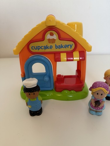 Panadería de cupcakes ELC Happyland con figuras - Imagen 2 de 5