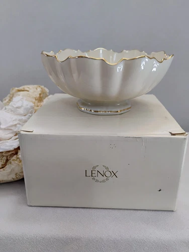 Lenox Symphony Scalloped Rim Bowl Ivory 24K Gold Trim 6 inch, Original Box
