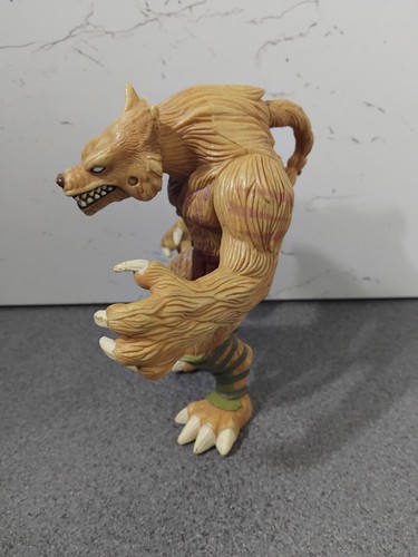 Fear Fang Werewolf Figure - Duel Masters - Vintage - Picture 2 of 6