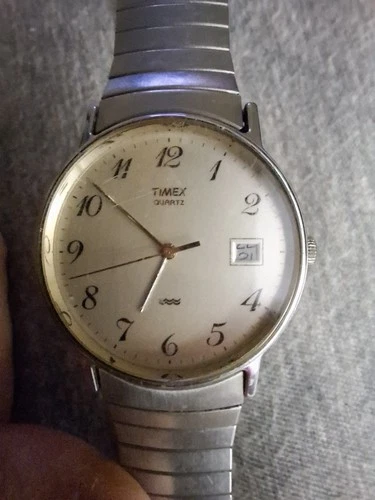 Vintage Mechanical Men Timex Watch 35mm Silver Tone,Date,Runs,Crystal Has Split