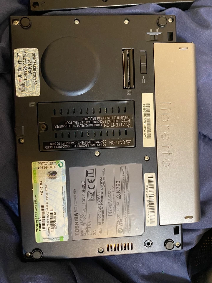 Toshiba Libretto U100 PLU10C-00H00E con accesorio reproductor de DVD Foto 2 de 4