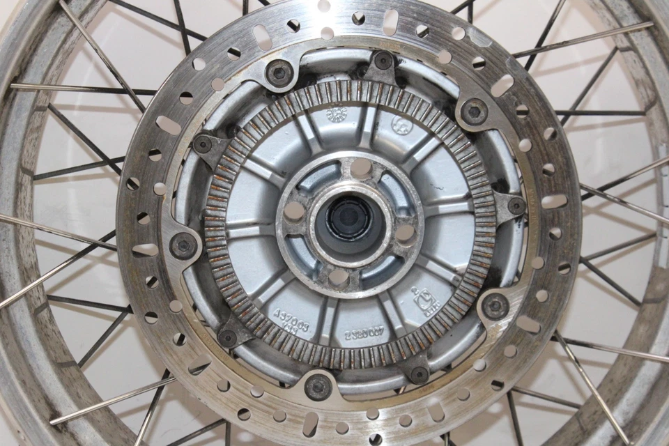 BMW R1100GS 1995 OEM llanta trasera Foto 2 de 4