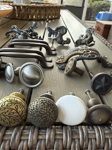 Misc LOT of 28 Drawer Cabinet Handles Pullware MNG Quality Animal Frog Chicken - Picture 10 of 12