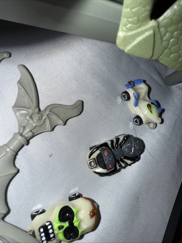 De colección 1995 MICRO Hot Wheels Nightmare Alley pista de carreras como está (127) - Imagen 6 de 10