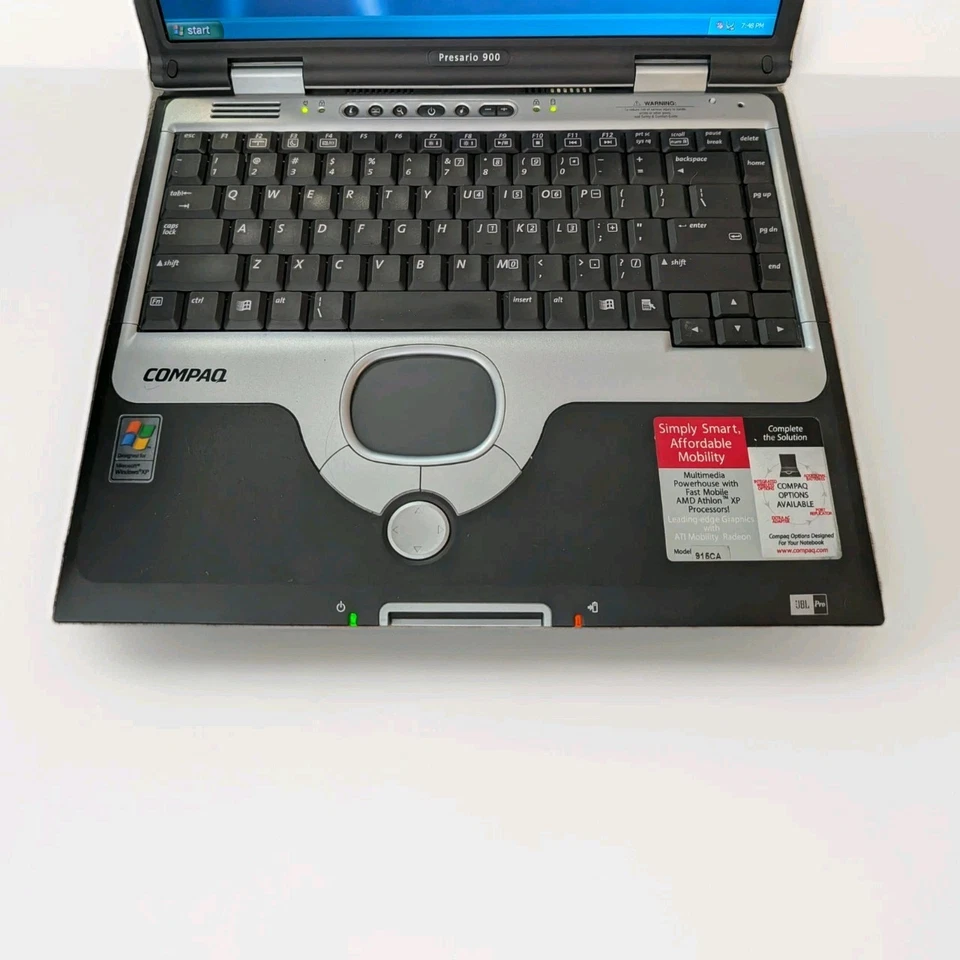 Vintage COMPAQ PRESARIO 900 915CA Windows XP Laptop Great Condition, Travel Bag - Image 2 of 4