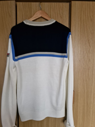 Jersey fila, talla mediana en muy buena condición - Imagen 4 de 20