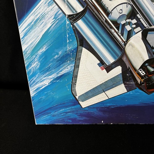 Tamiya Atlantis Space Shuttle Orbiter 1:100 Scale Model Kit - Picture 4 of 16