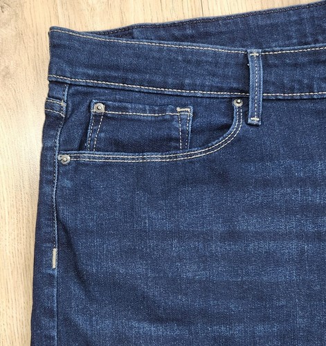 Signature Levi Strauss Denim Shorts Womens Sz 22, Mid-Rise, Cuffed, Blue Stretch - Picture 7 of 15