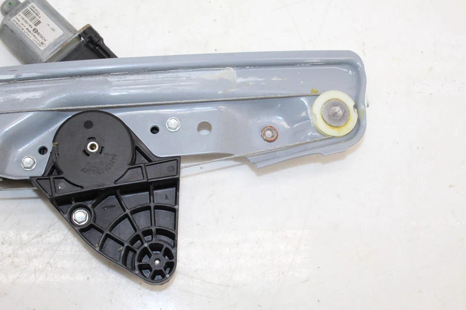 Regulador de janela traseira direita Cadillac CTS 2014-2019 fabricante de equipamento original - Imagem 2 de 4