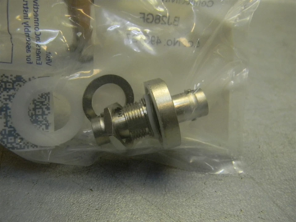 Trompetero Emerson BJ28GF Conector RF Especificación Militar Foto 4 de 4