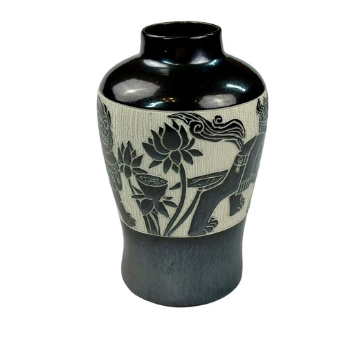 VTG 10” Chinese Ceramic Pottery Black Incised Relief Carved Vase Flowers Foo Dog - Picture 4 of 16