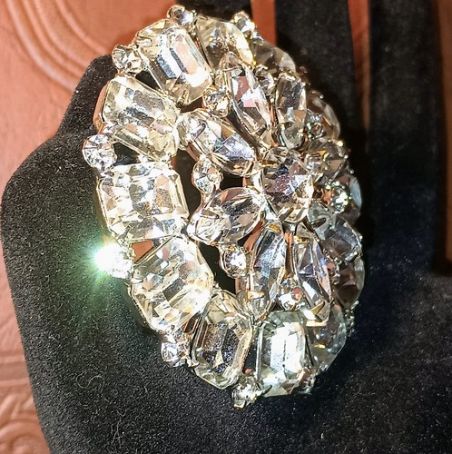 Vintage Brosche weiß signiert groß gestapelt klar Smaragdschliff rund Strass - Bild 2 von 9