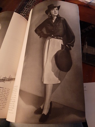 HARPER'S BAZAAR Magazine March 1943 Louise Dahl Wolfe LAUREN BACALL COVER - Imagen 9 de 9