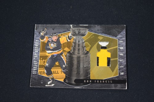 Ron Francis 2001-02 ITG ultimative Erinnerungsstücke Stanley Cup Dynastie Emblem/10