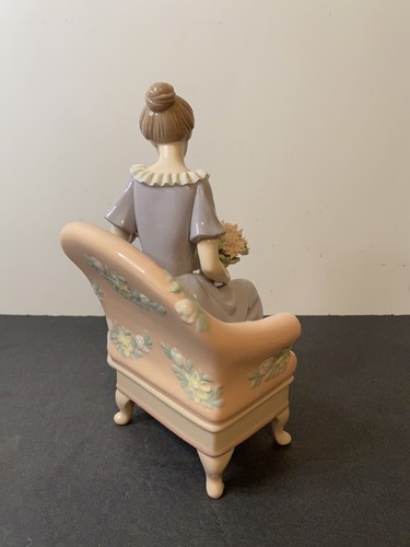 Porcelain Mother And Child Figurine Decoration In Box 8.5” H - Picture 11 of 18