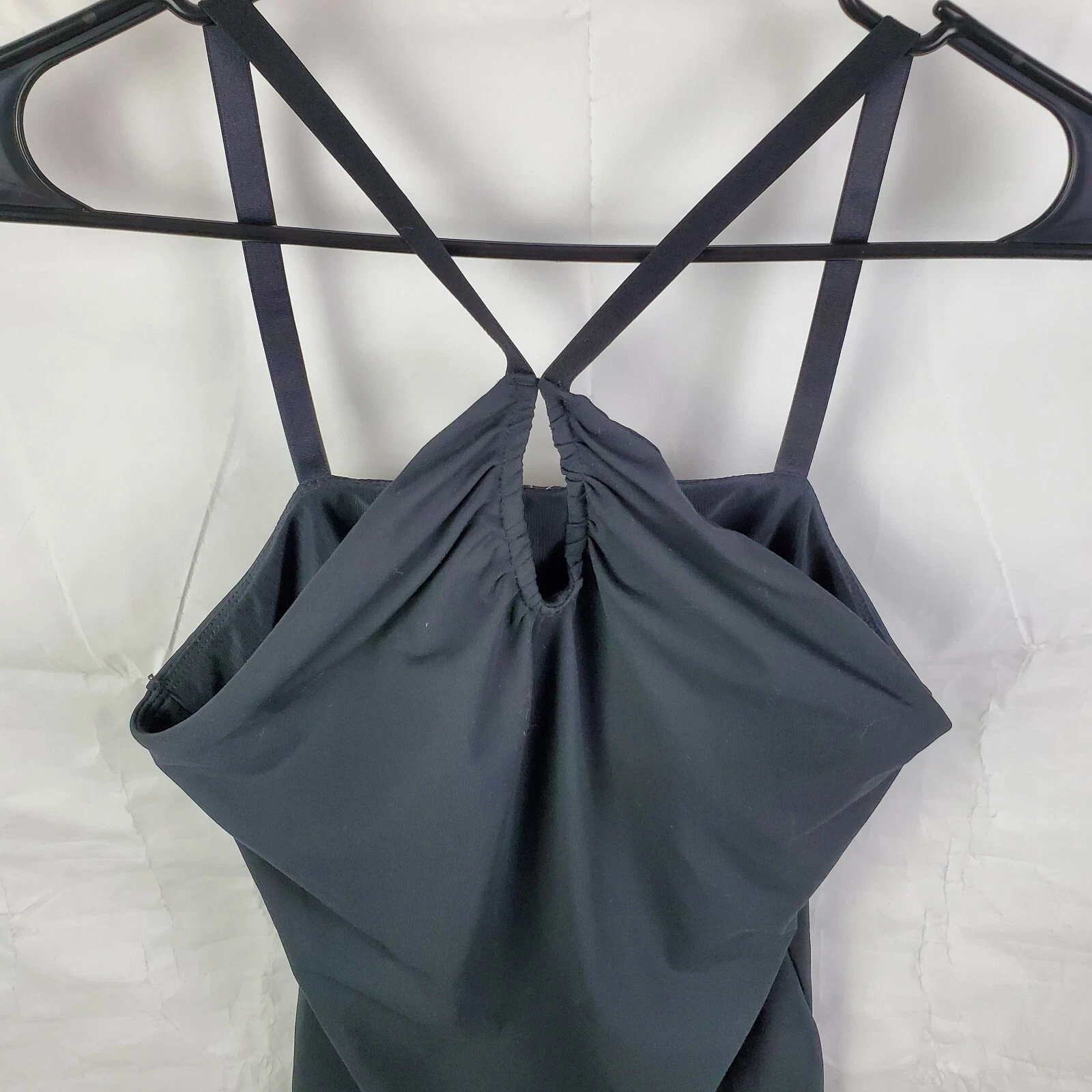 fabletics gail tank top active athletic gym shelf bra shirt