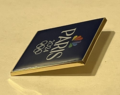 Prendedor de medios olímpicos Paris NBC 2024 ~ azul clásico con logotipo - Imagen 2 de 7