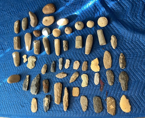 Lot of 57 Native American Indian Artifacts Tools/Knifes/Scrapers/Nutting Stone+ - Bild 1 von 23