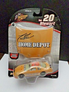 2006 Winner S Circle 20 Tony Stewart 1 64 Nascar Diecast Race Car W Hood Magnet Ebay