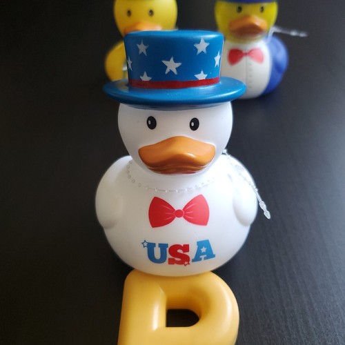 New! - Lot Of 3 Rubber Ducks - Stars And Stripes - Assorted Shapes - Bath Toys - Picture 6 of 12