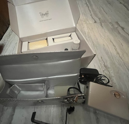 Luminess Air Airbrush Makeup Foundation System Machine w/ Makeup & extras - Picture 7 of 8