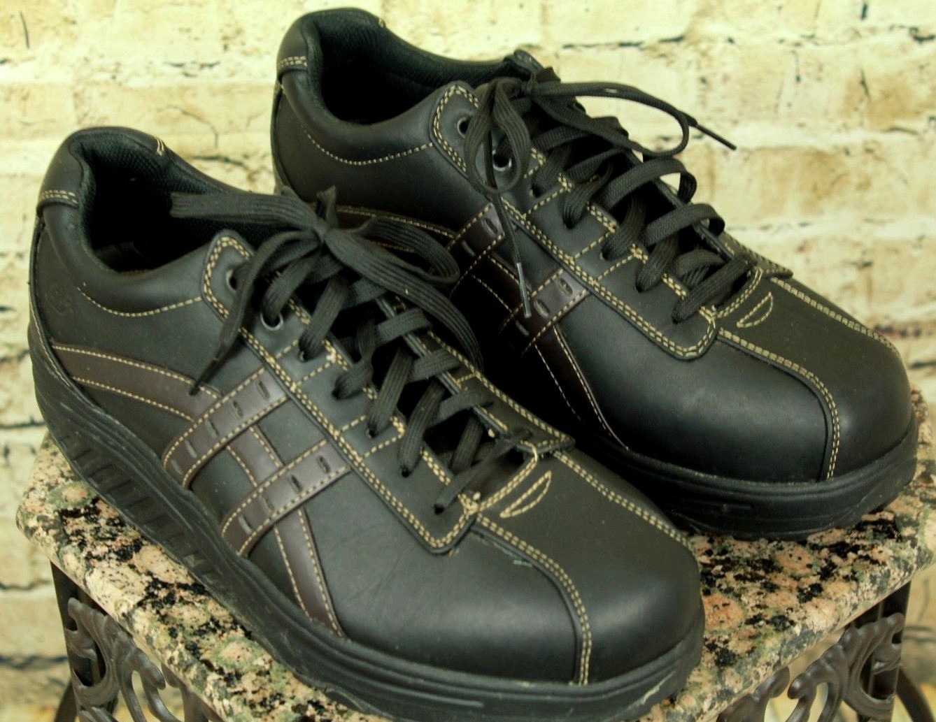 SKETCHERS BLACK SHAPE UP'S MEN'S SNEAKERS RUNNERS SIZE11 EXCELLENT CONDITION!! SKETCHERS BLACK SHAPE UP'S MEN'S SNEAKERS RUNNERS SIZE11 EXCELLENT CONDITION!!