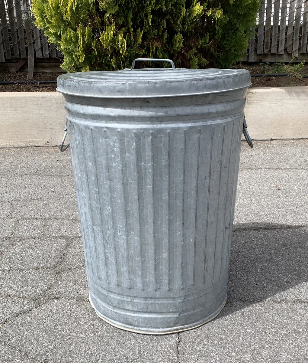 VINTAGE GALVANIZED STEEL METAL GARBAGE TRASH CAN 20 GALLON WITH LID NICE  SHAPE