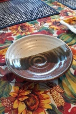 Signed R. WIlliams Studio Art Pottery Ceramic Bowl dish brown/beige